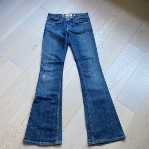 Juicy Couture jeans with cute back pocket details. Size 25